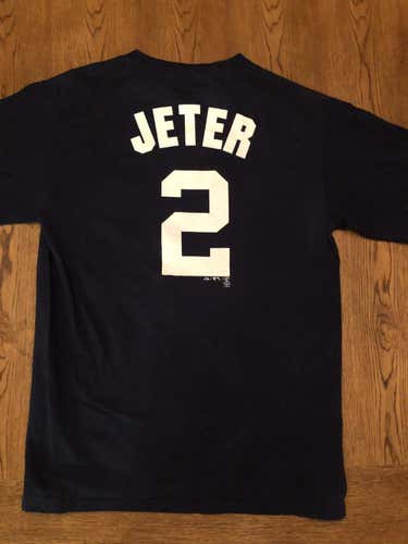 Large Derek Jeter New York Yankees shirt