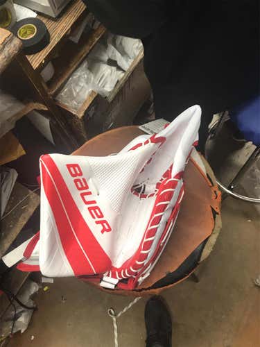 New Bauer Vapor Senior X900 Catcher