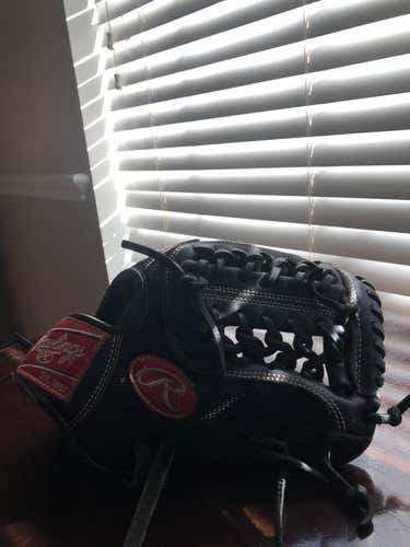 Black Adult Rawlings Right Handed Infield Heart of the Hide Baseball Glove 11.5"