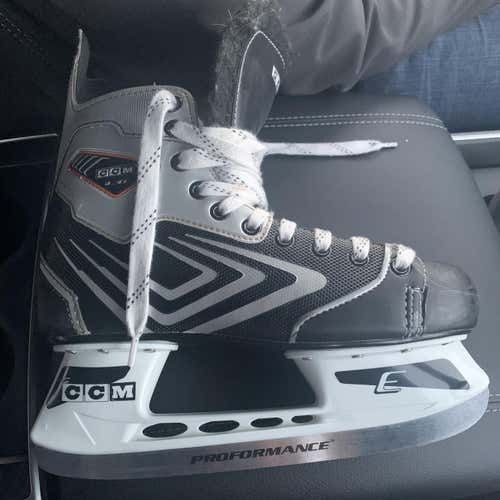 Senior 1.0 Hockey Skates D&R (Regular) Size 8