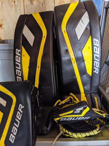Black Senior 35" Bauer Regular TotalOne NXG Goalie Full Set