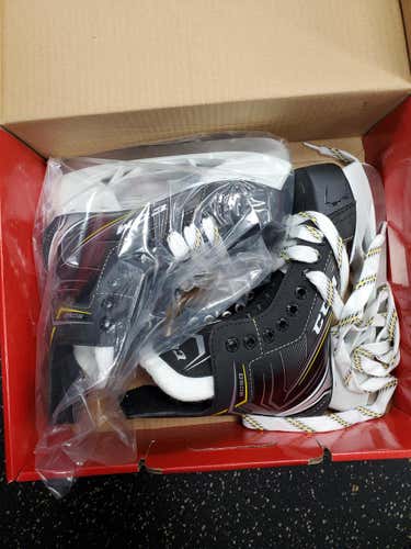 New CCM Tacks 9050 Hockey Skates Size 1