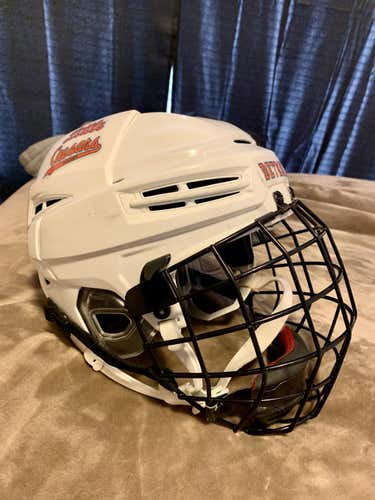 Little Caesars AAA Bauer Re-Akt 100 Helmet