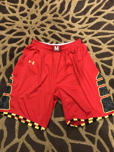Red Men's Medium Under Armour Shorts