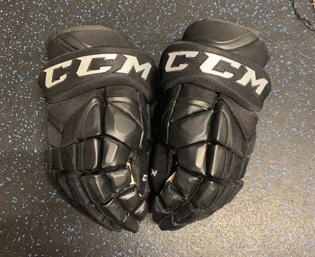 New Boston Bruins 13” CCM HGP14 Pro Stock Gloves