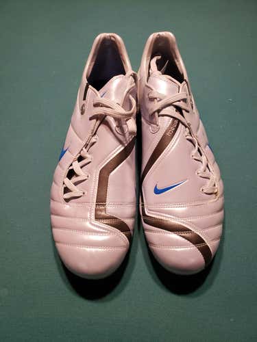White New Men's 12.5  Molded Cleats Nike FG 313969