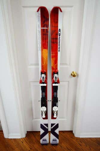 SALOMON X-WING FURY SKIS SIZE 164 CM WITH BINDINGS