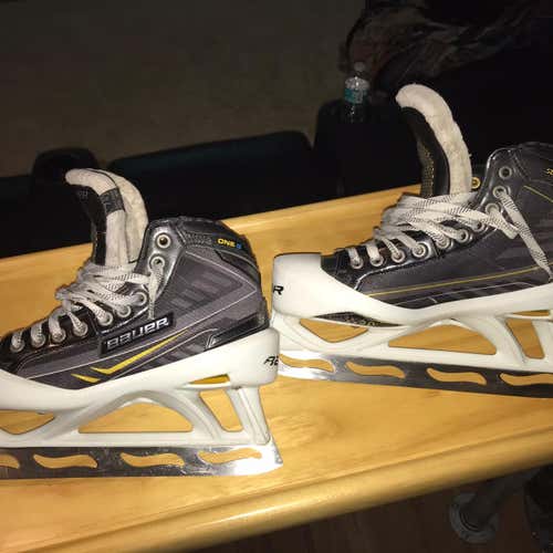 Senior Supreme One.9 Hockey Goalie Skates D&R (Regular) Pro Stock Size 7.5