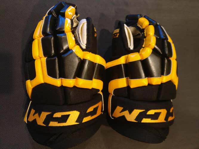 Black Senior CCM HG40 Gloves 14"