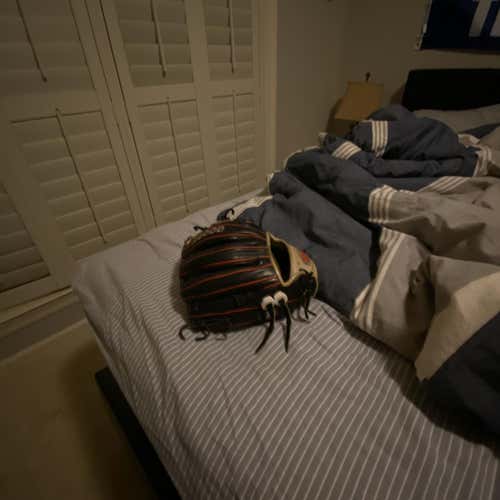 A2000 1789 Baseball Glove 11.25"