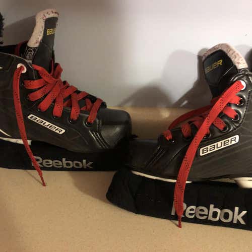 Youth Supreme S140 Hockey Skates D&R (Regular) Size 13