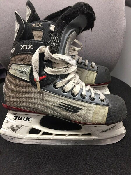 Junior Size 5.5 Bauer Vapor XIX Ice Hockey Skates