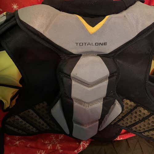 Senior Extra Large Bauer Shoulder Pads