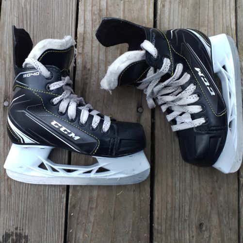 Youth CCM Tacks 9040 Hockey Skates D&R (Regular) Size 1