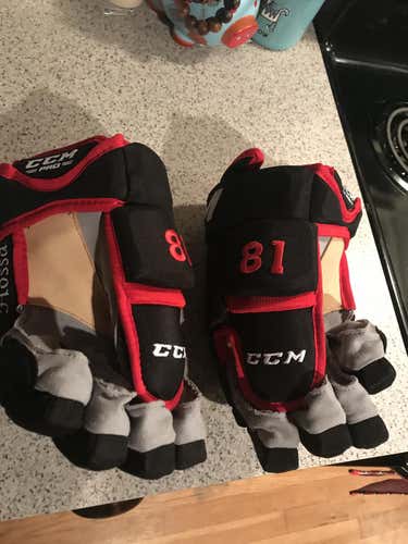 Marian Hossa. Chicago Blackhawks team Black New Senior CCM HG96 Gloves 14" Pro Stock
