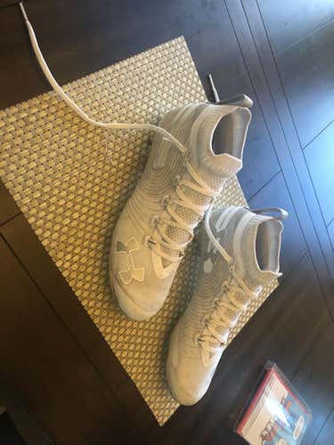 White Adult Men's 10 (Women's 11) Molded Cleats Under Armour Cleats