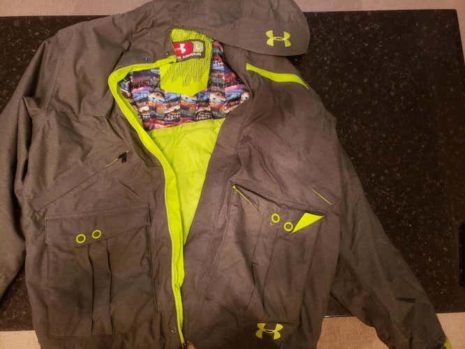 New Under Armour Men's Large Snowboarding Jacket