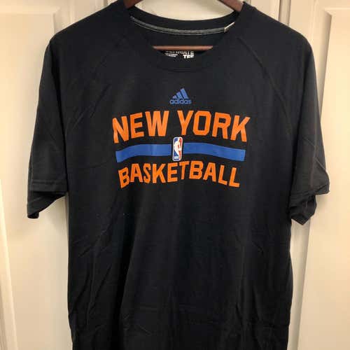 Black Men's Extra Large Adidas New York Knicks Shirt