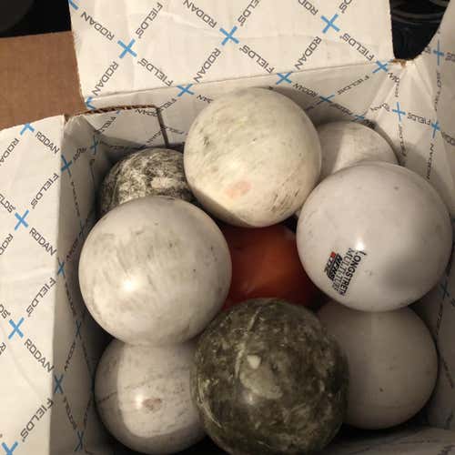18 Field Hockey Balls