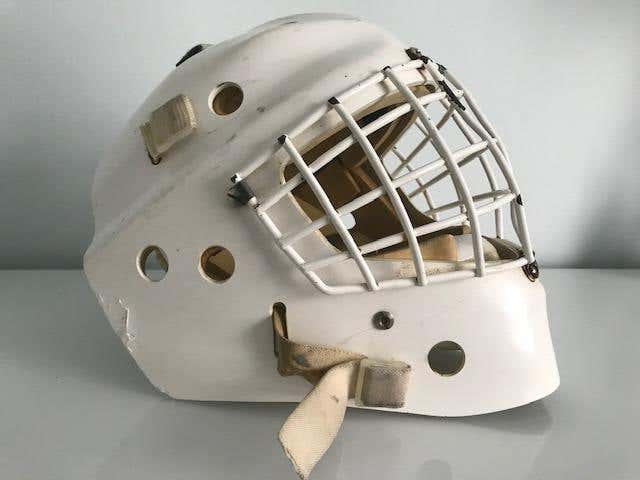 Vintage Van Velden Goalie Mask Senior (6-7 3/4) w/New Cage *Needs Refurb*