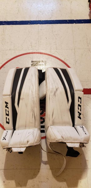 White Youth 24" CCM Y Flex Goalie Leg Pads