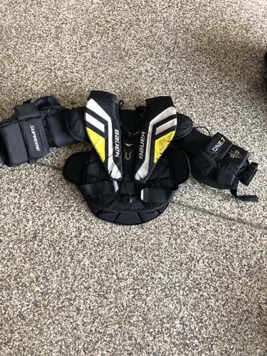 Junior Small Bauer Supreme One.7 Goalie Chest Protector