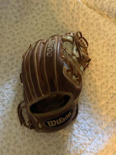 Brown High School/College A2000 Baseball Glove 11.5"