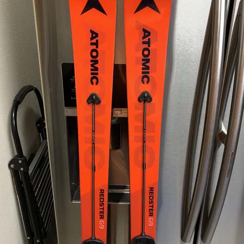 Atomic Redster G9 Skis With Bindings Max Din 14 - brand new, 166cm