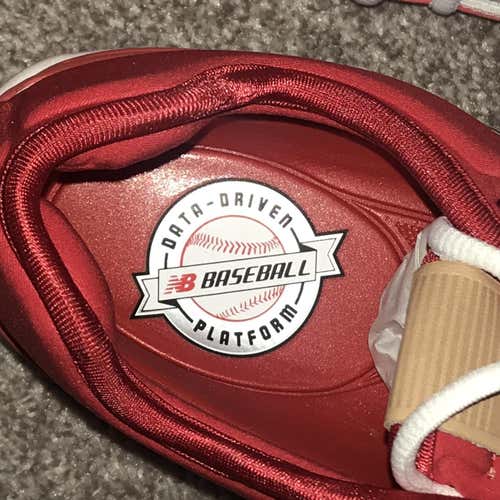 Red Men's Metal Cleats Low Cut