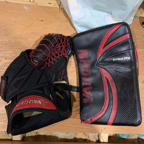 Vaughn 7400 Regular Glove And Blocker