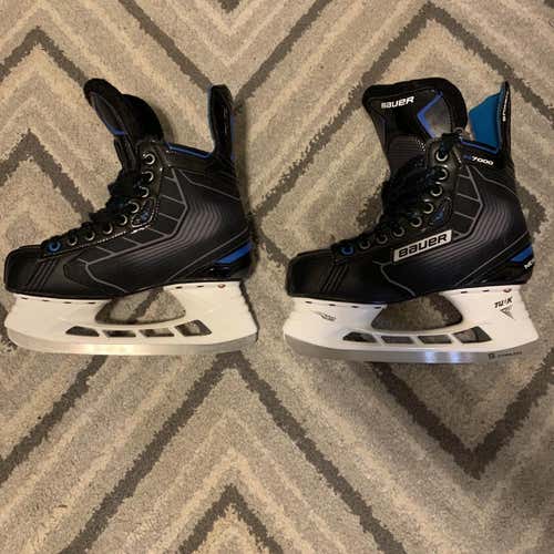 Senior Nexus 7000 Hockey Skates D&R (Regular)  Size 6.5