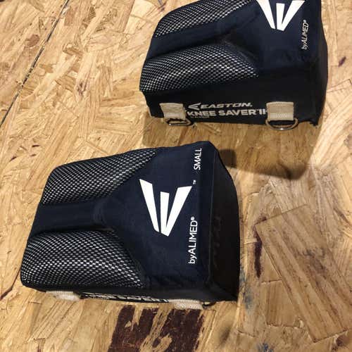 Used Easton Knee Saver-NAVY