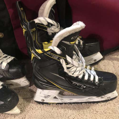 Senior Tacks Classic Pro Hockey Skates D&R (Regular)  Size 8