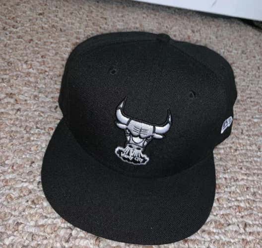 Chicago Bulls Windy City Black White Hat Size 7-3/4 - New Era 59Fifty