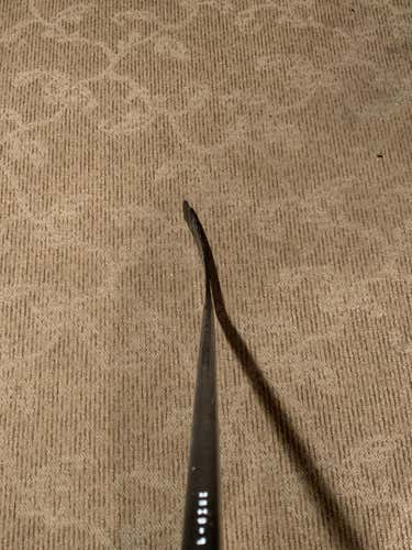 Senior Easton Right Handed V9 Hockey Stick Toe Pro Stock Fisher