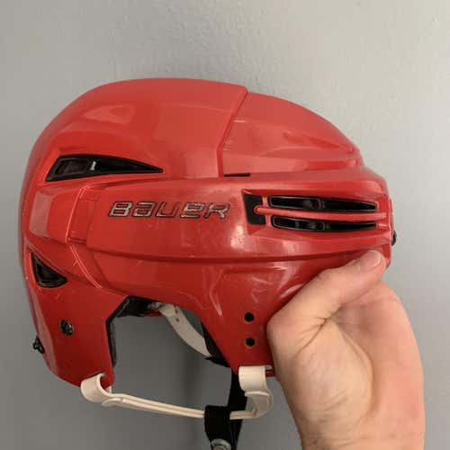 Red  Medium Re-Akt 100 Helmet
