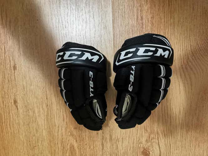 Black Youth CCM yt8-3 Gloves 8"