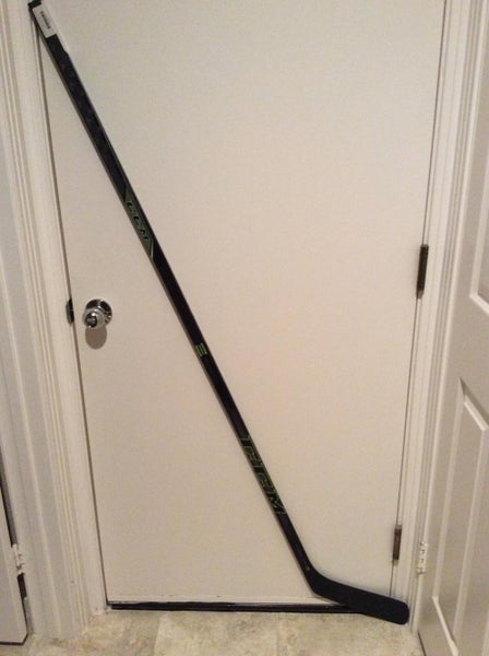 New Pro stock Senior CCM Ribcor Reckoner Left MidP92