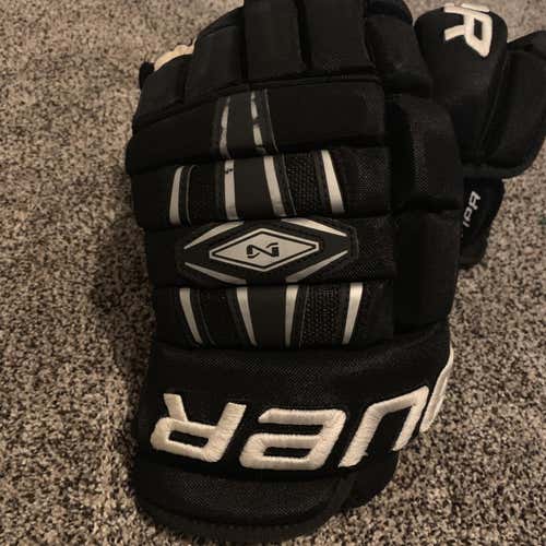 Black Senior Nexus 800 Gloves 15"
