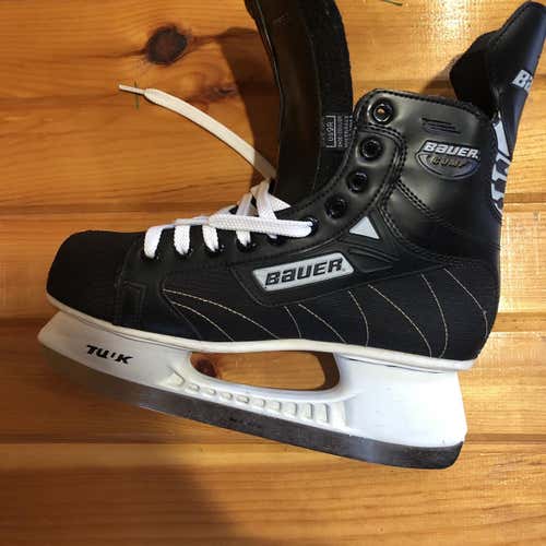 Senior Supreme Comp Hockey Skates  Size 9