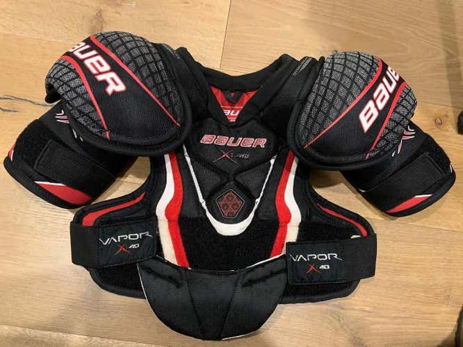 Bauer Vapor X40 Shoulder Pads - Junior Medium
