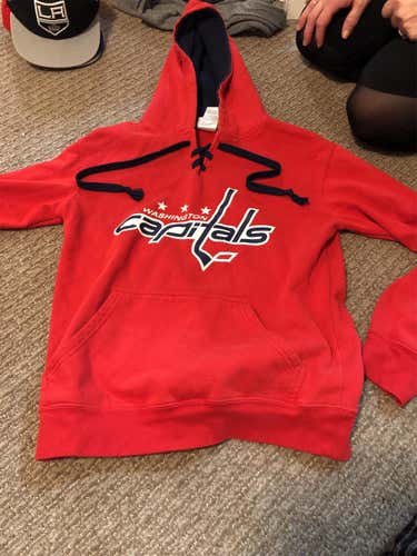 Medium  Washington Capitals Sweatshirt