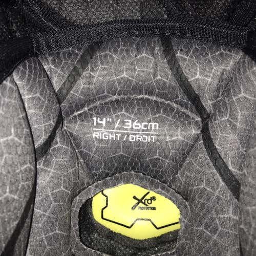 Senior Supreme 2S Pro Shin Pads Pro Stock