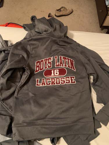 Gray Men's Medium Under Armour Sweatshirt