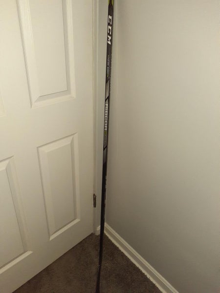 Senior P28 CCM Right Handed RibCor Maxx Pro Hockey Stick