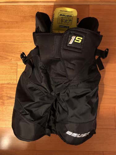 Black Senior Small Supreme 1S Hockey Pants