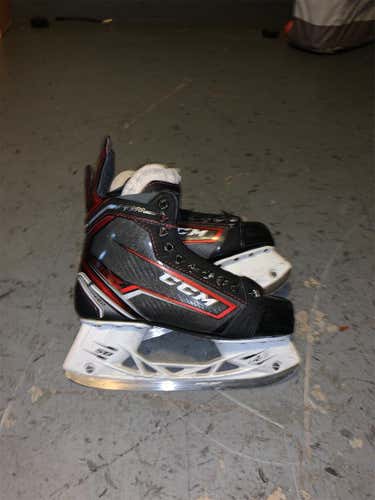 Senior JetSpeed FT370 Hockey Skates D&R (Regular)  Size 6