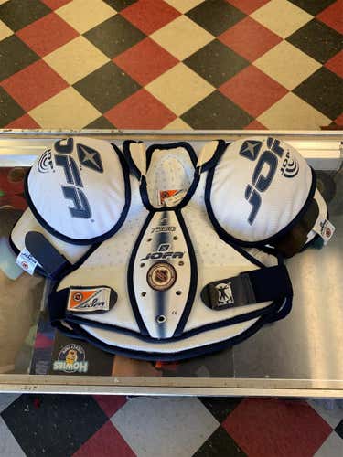 Junior Large 7500 Shoulder Pads