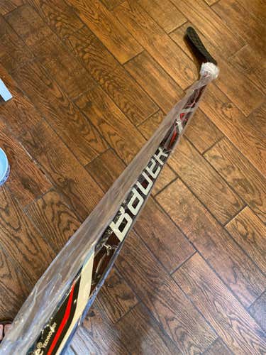 Senior Vapor ADV Hockey Stick Toe Pro Stock
