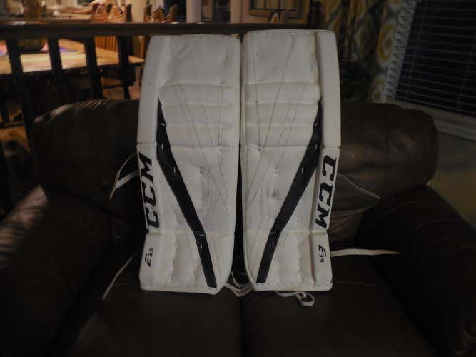 Senior 33" CCM Extreme Flex E3.9 Goalie Leg Pads